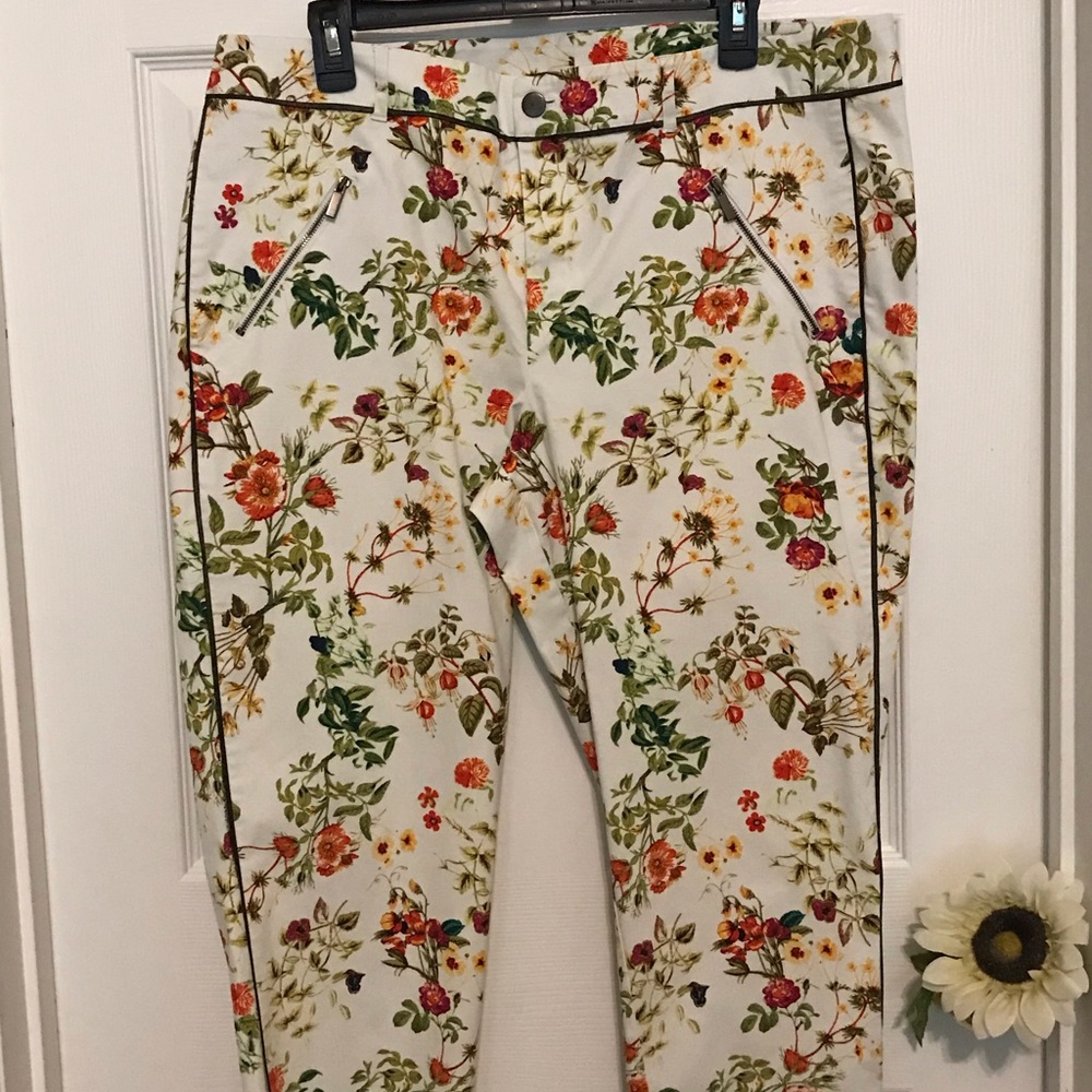 Alice in Wonderland Capris